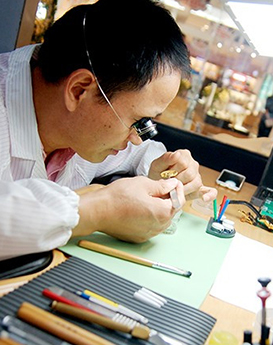 本杰明·托马斯-锦江区卡地亚维修服务中心制表师